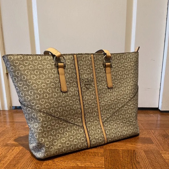 Guess Tote Handbag - Picture 1 of 7
